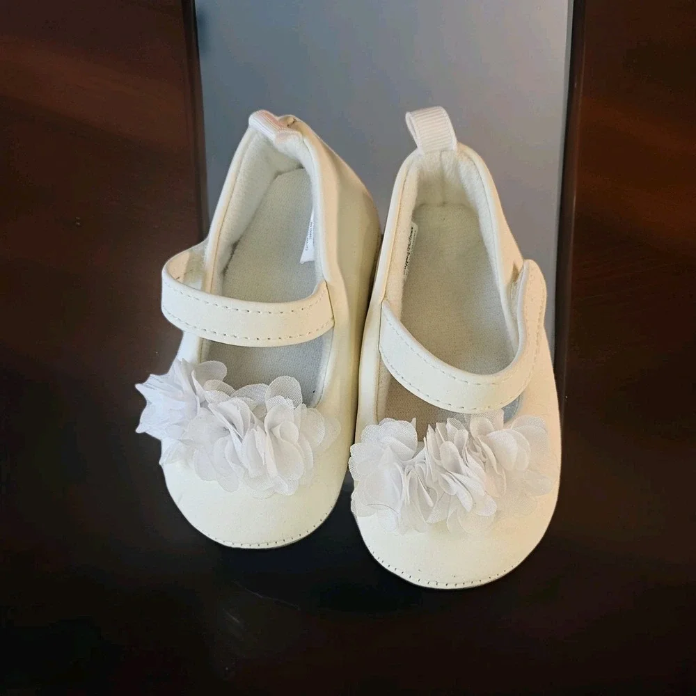 Stepping Stones Infant Baby Size 6 - 9 Soft White Dress Shoes